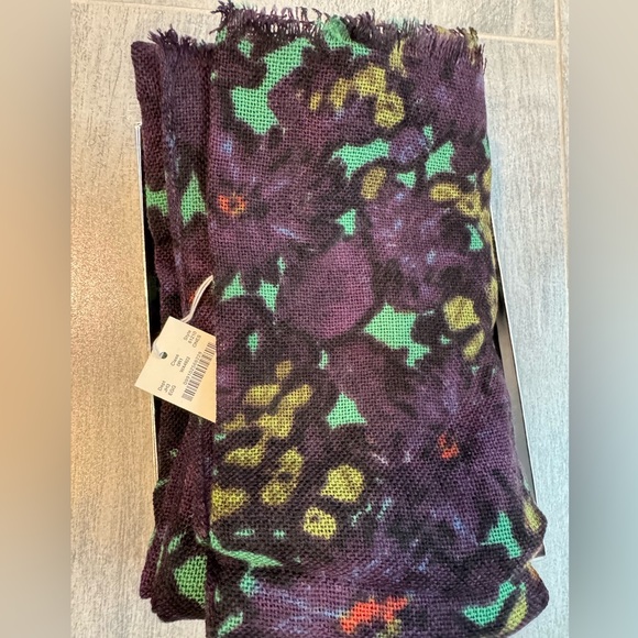 NWT J. Crew women’s wool scarf purple floral - Picture 5 of 5